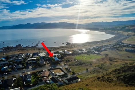 Photo of property in 13 Kotare Place, South Bay, Kaikoura, 7300