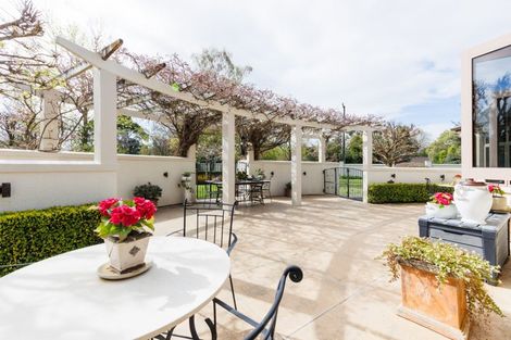 Photo of property in 5 Waicola Drive, Fitzherbert, Palmerston North, 4471