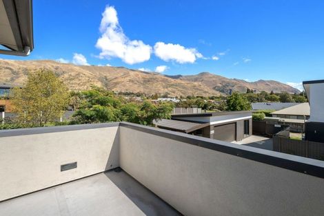 Photo of property in 19 Stonebrook Drive, Wanaka, 9305