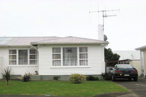 Photo of property in 5 Karaka Crescent, Levin, 5510