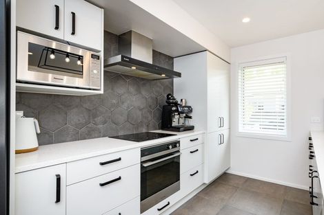 Photo of property in 1 Ivy Lane, Kelvin Grove, Palmerston North, 4414