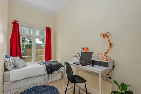 Photo of property in 64 Limbrick Street, Terrace End, Palmerston North, 4410