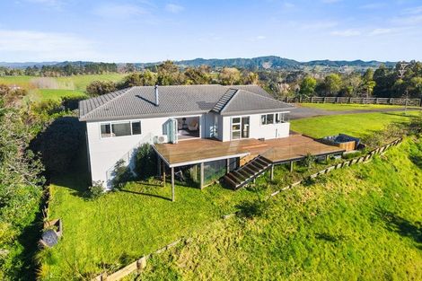 Photo of property in 233 Whitehills Road, Waitoki, Silverdale, 0994