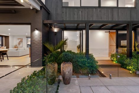 Photo of property in 9 Ridgelea Road, Long Bay, Albany, 0792