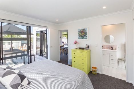 Photo of property in 24 Kempton Street, Greytown, 5712