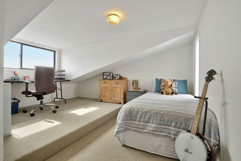Photo of property in 26 Falstaff Place, Half Moon Bay, Auckland, 2012