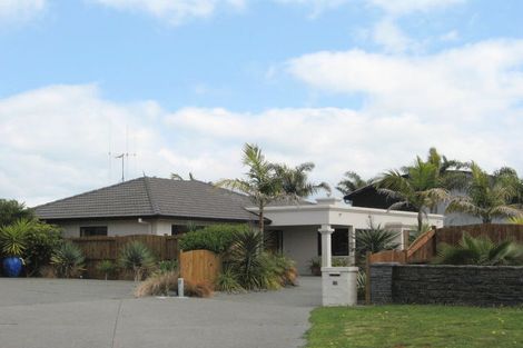 Photo of property in 16 Saint Clair Place, Papamoa Beach, Papamoa, 3118