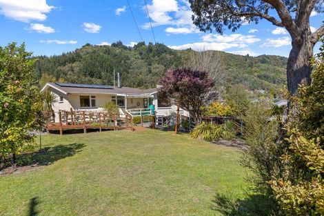 Photo of property in 83 Hampden Street, Picton, 7220