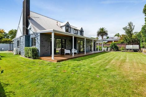 Photo of property in 76a Paynters Avenue, Strandon, New Plymouth, 4312
