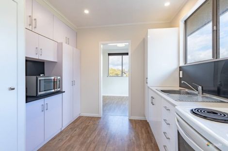 Photo of property in 18 Omaha Grove, Totara Park, Upper Hutt, 5018