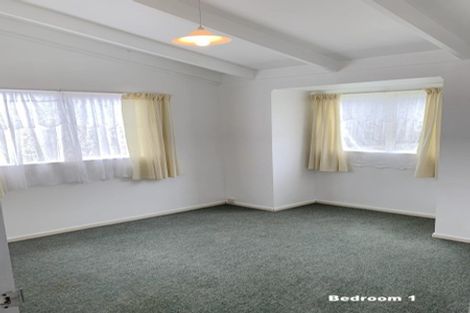 Photo of property in 1/26 Peterhouse Place, West Harbour, Auckland, 0618