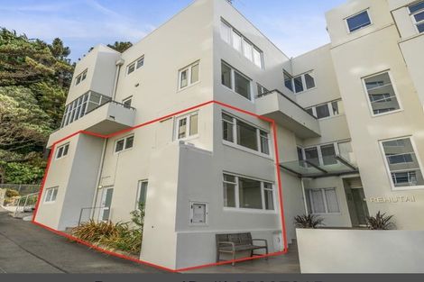 Photo of property in Rehutai Flats, 3/268 Oriental Parade, Oriental Bay, Wellington, 6011