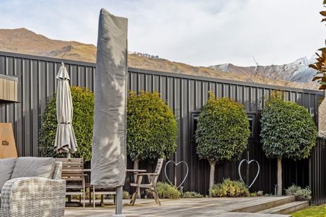 Photo of property in 13 Eden Close, Wanaka, 9305