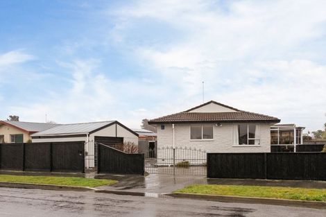 Photo of property in 15 Chadbury Street, Parklands, Christchurch, 8083