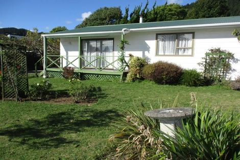 Photo of property in 4 Buckley Grove, Paraparaumu, 5032