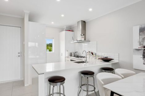 Photo of property in 26a Taikura Avenue, Red Beach, 0932