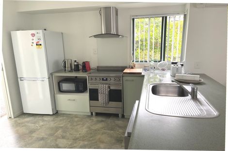 Photo of property in 25 Shelly Beach Parade, Cockle Bay, Auckland, 2014