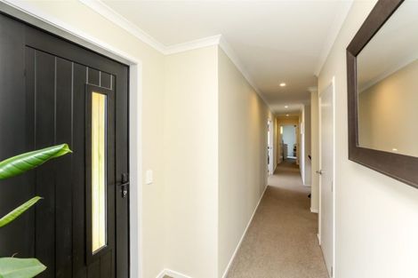 Photo of property in 3 Greenridge Lane, Merrilands, New Plymouth, 4312