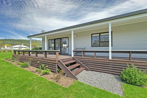 Photo of property in 10 Antonia Place, Kinloch, Taupo, 3377