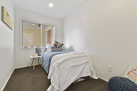 Photo of property in 2/50 Gloucester Road, Manurewa, Auckland, 2102