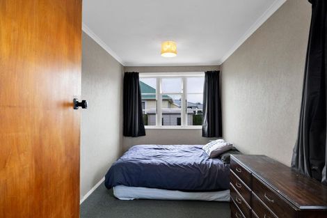 Photo of property in 1 Malone Place, Hawera, 4610