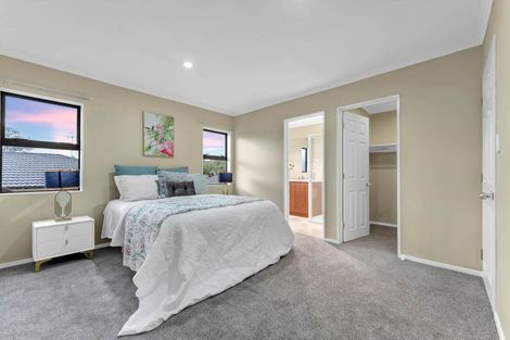 Photo of property in 9 Makora Road, Massey, Auckland, 0614