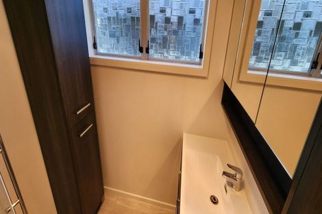 Photo of property in 82 Pioneer Road, Moturoa, New Plymouth, 4310