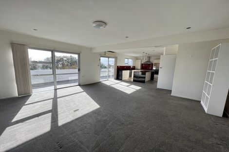 Photo of property in 217 Glamorgan Drive, Torbay, Auckland, 0630