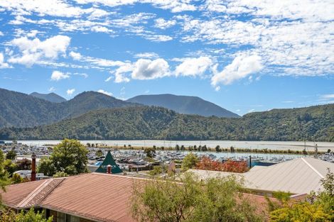 Photo of property in 28 Lawrence Street, Havelock, 7100