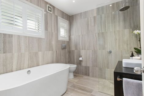 Photo of property in 8 Alfred Street, Northcote Point, Auckland, 0627