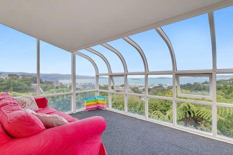 Photo of property in 115 Dowse Drive, Maungaraki, Lower Hutt, 5010