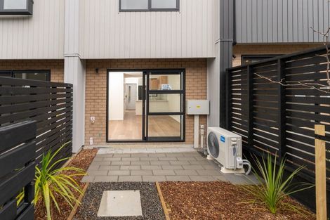 Photo of property in 8/327 Glengarry Road, Glen Eden, Auckland, 0602