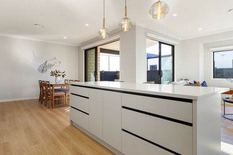 Photo of property in 32 Hugo Shaw Drive, Cambridge, 3434