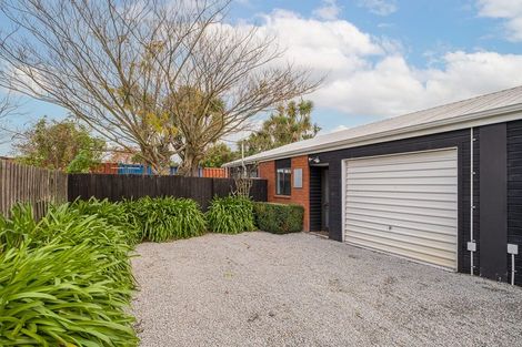 Photo of property in 2/112a Poulson Street, Addington, Christchurch, 8024