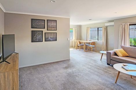 Photo of property in 2 Percy Kinsman Crescent, Riverstone Terraces, Upper Hutt, 5018