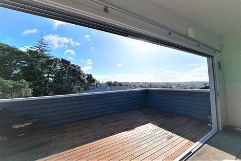 Photo of property in 14a Bank Street, Hillcrest, Auckland, 0627
