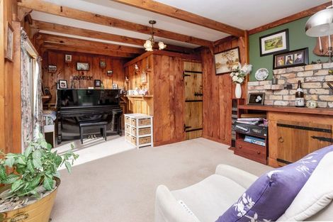 Photo of property in 134 Chelsea View Drive, Chatswood, Auckland, 0626