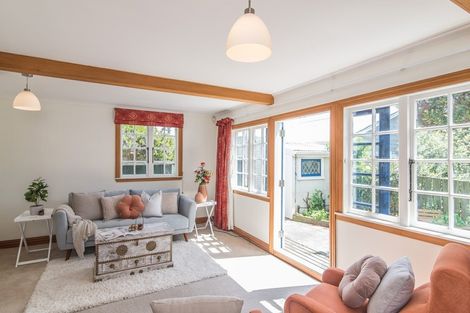 Photo of property in 20 Glendavar Street, Berhampore, Wellington, 6023