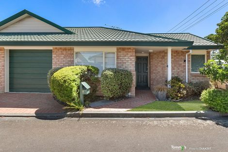 Photo of property in Miramar Villas, 11/6 Brussels Street, Miramar, Wellington, 6022