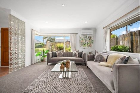 Photo of property in 2/12 Nakhle Place, Manurewa, Auckland, 2105