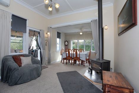 Photo of property in 16 Lyon Street, Marton, 4710