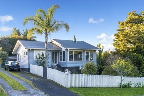 Photo of property in 60 Hilling Street, Titirangi, Auckland, 0604