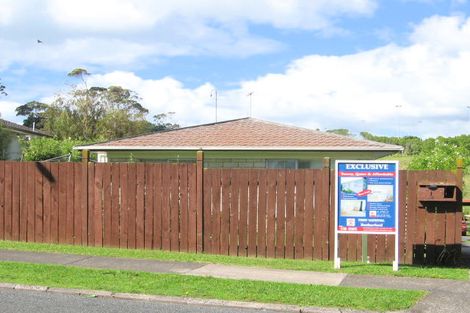 Photo of property in 2/28 Imogene Way, Half Moon Bay, Auckland, 2012