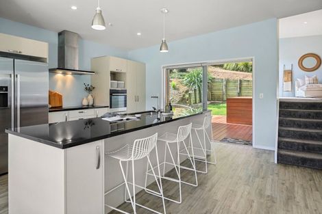 Photo of property in 28 Robertson Street, Raglan, 3225