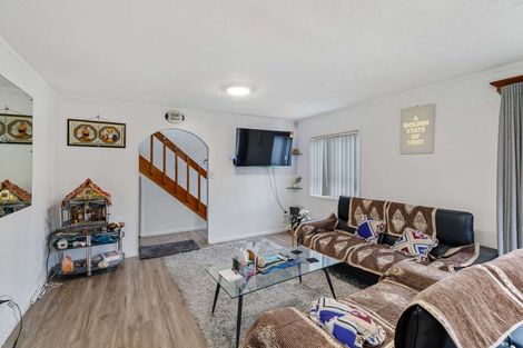 Photo of property in 2/11 Halsey Road, Manurewa, Auckland, 2102