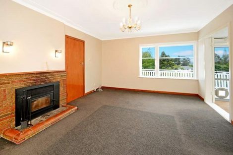 Photo of property in 2/10 Roband Avenue, Glenfield, Auckland, 0629