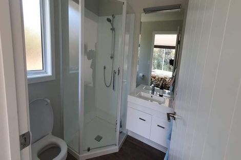 Photo of property in 33 Golf Vue Place, Castlecliff, Whanganui, 4501