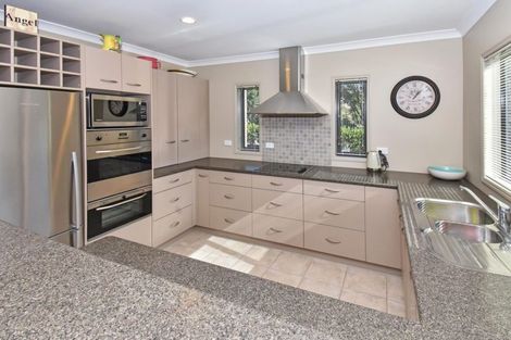 Photo of property in 150 Charles Prevost Drive, The Gardens, Auckland, 2105