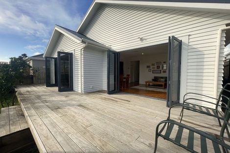 Photo of property in 238 Saint Aubyn Street, New Plymouth, 4310