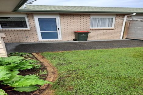 Photo of property in Amberley Park, 8/8 Village Place, Tuakau, 2121